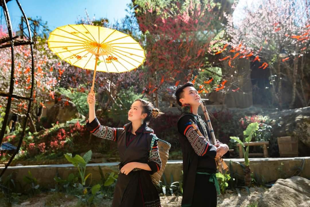 Tới Bản Cát Cát hòa mình trong điệu múa truyền thống các dân tộc
