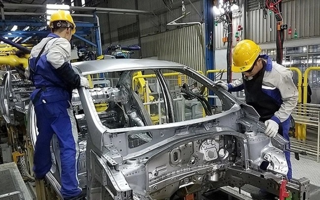Tin tức kinh tế ngày 1/1: Lệ phí trước bạ ô tô lắp ráp trong nước tăng trở lại