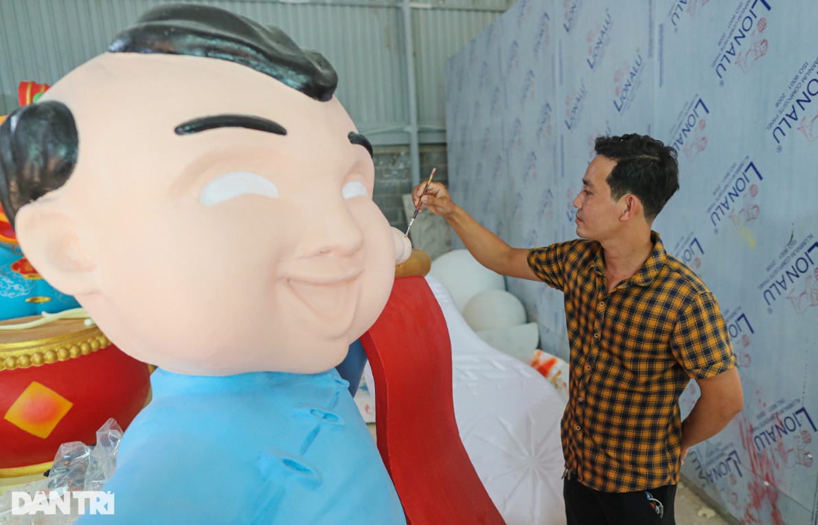 Rồng khổng lồ được làm từ những cánh tay robot dịp Tết Giáp Thìn 2024