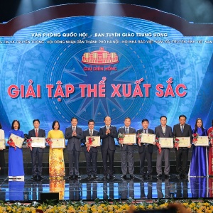 Tạp chí Năng lượng Mới được tuyên dương Tập thể xuất sắc Giải Diên Hồng lần 2 năm 2024