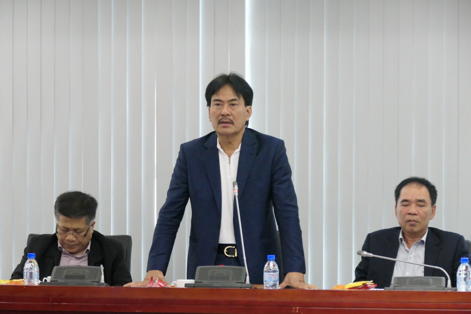 Anh hùng Lao động, TS. Nguyễn Hùng Dũng - Phó Chủ tịch kiêm Tổng Thư ký Hội báo cáo tại Hội nghị