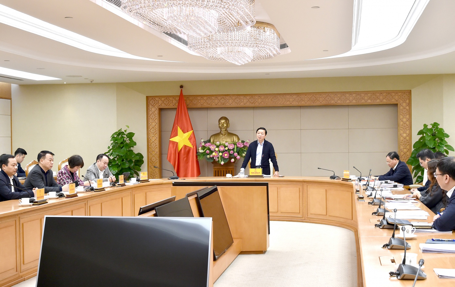 Khẩn trương xây dựng Kế hoạch triển khai Luật Đất đai (sửa đổi) Khẩn trương xây dựng Kế hoạch triển khai Luật Đất đai (sửa đổi)