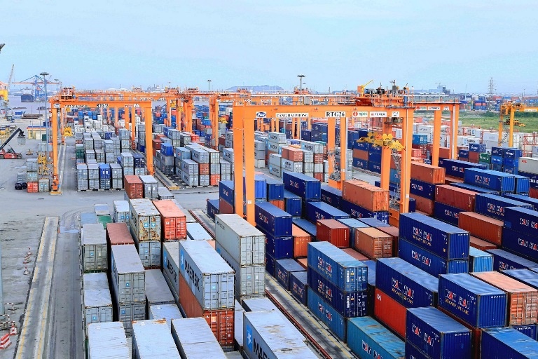 Tin tức kinh tế ngày 19/2: Thu ngân sách từ hoạt động xuất nhập khẩu tăng cao