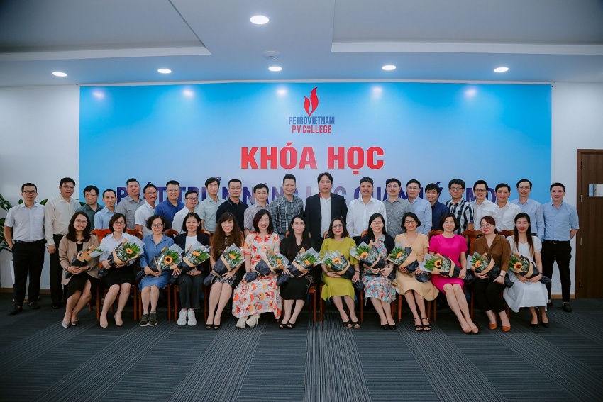 Bế giảng Khóa học phát triển Năng lực quản lý – MDP
