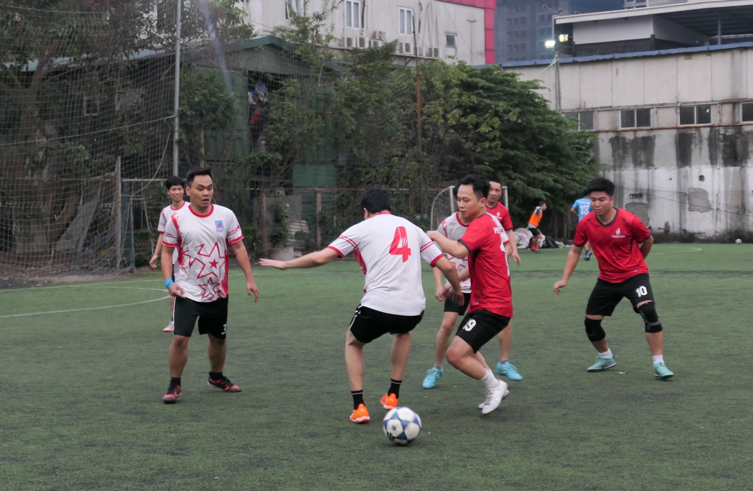 Khởi tranh Giải bóng đá Cúp Tứ Hùng do Đoàn Thanh niên Cơ quan Tập đoàn tổ chức