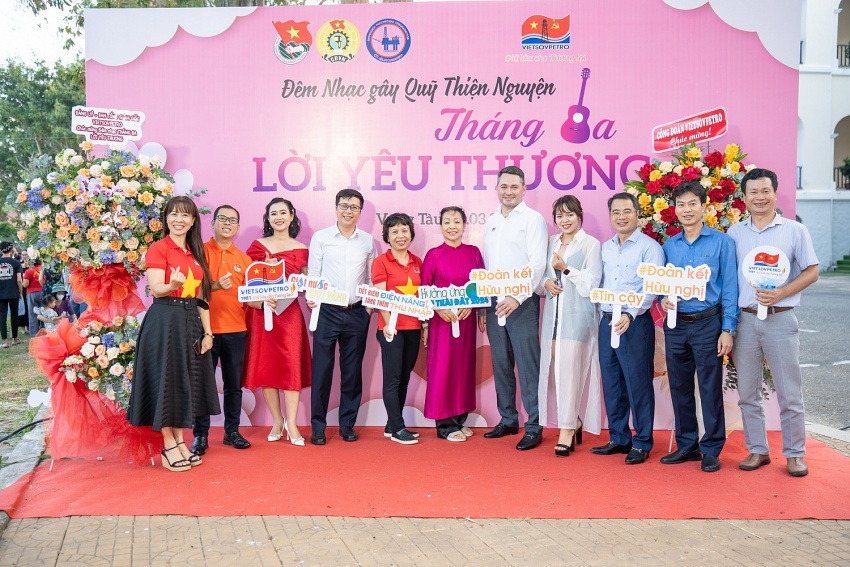 Vietsovpetro – Đoàn kết và Sẻ chia với Đêm nhạc gây quỹ thiện nguyện “Tháng Ba – Lời yêu thương” Vietsovpetro – Đoàn kết và sẻ chia với đêm nhạc gây quỹ thiện nguyện “Tháng Ba – Lời yêu thương”