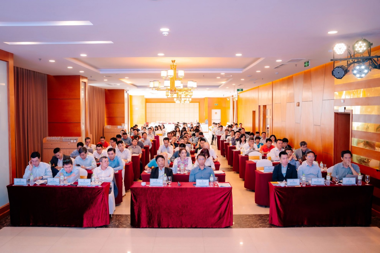 PVEP tổ chức đào tạo, hội thảo nhằm “vững nền tảng, chắc thành công” trong triển khai chuyển đổi số PVEP tổ chức đào tạo, hội thảo nhằm “vững nền tảng, chắc thành công” trong triển khai chuyển đổi số