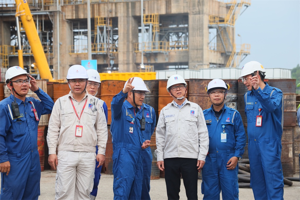 Bảo dưỡng những thiết bị đặc biệt tại NMLD Dung Quất Bảo dưỡng những thiết bị đặc biệt tại NMLD Dung Quất
