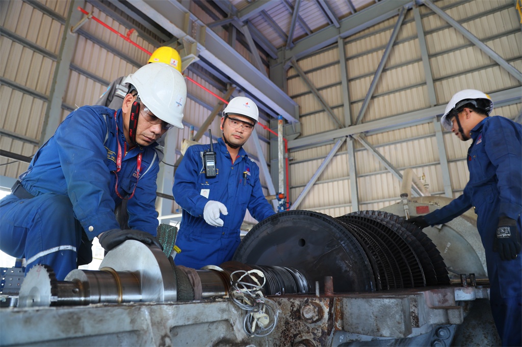 Bảo dưỡng những thiết bị đặc biệt tại NMLD Dung Quất Bảo dưỡng những thiết bị đặc biệt tại NMLD Dung Quất