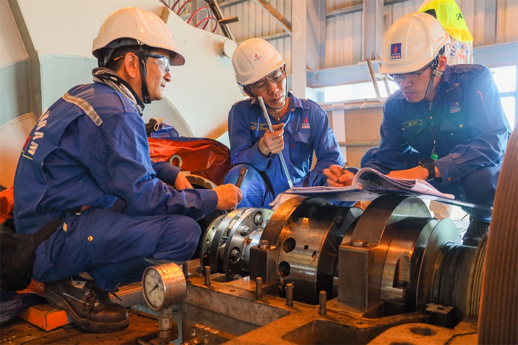 Bảo dưỡng những thiết bị đặc biệt tại NMLD Dung Quất Bảo dưỡng những thiết bị đặc biệt tại NMLD Dung Quất