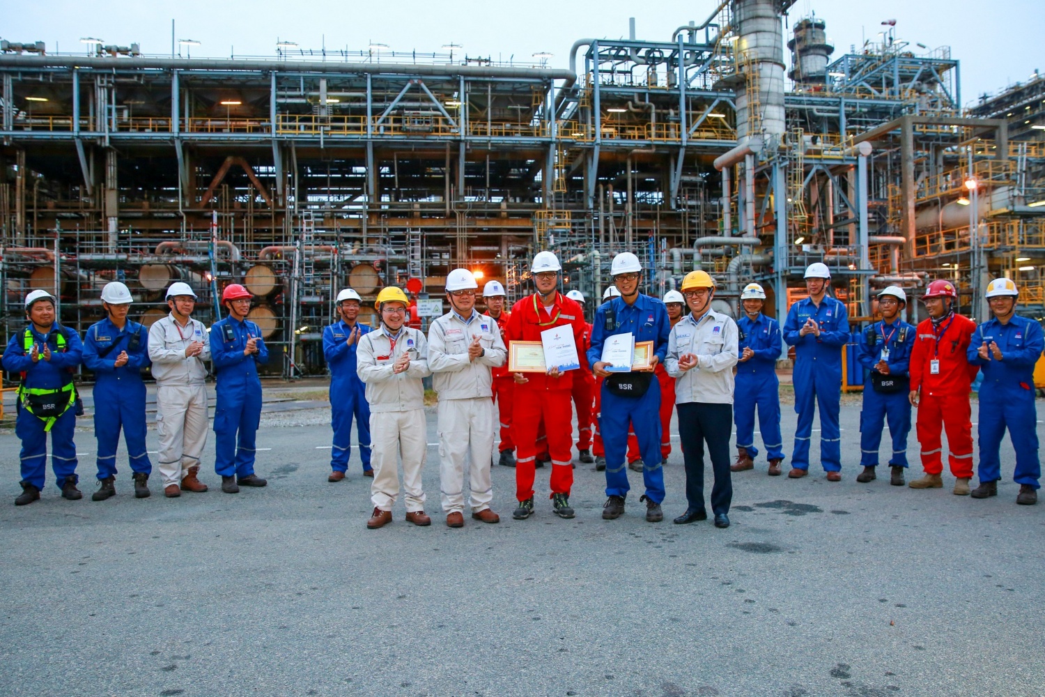 BSR khen thưởng cho các đơn vị vượt tiến độ trong BDTT lần thứ 5