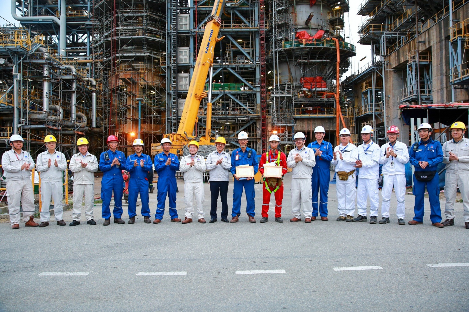 BSR khen thưởng cho các đơn vị vượt tiến độ trong BDTT lần thứ 5