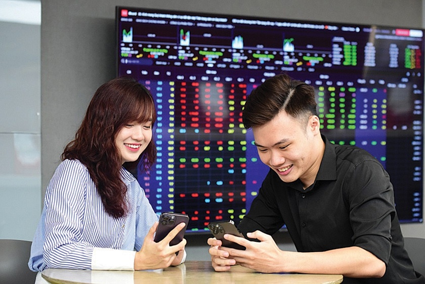 Thị trường chứng khoán Việt Nam: Con sóng uptrend đang đến gần?