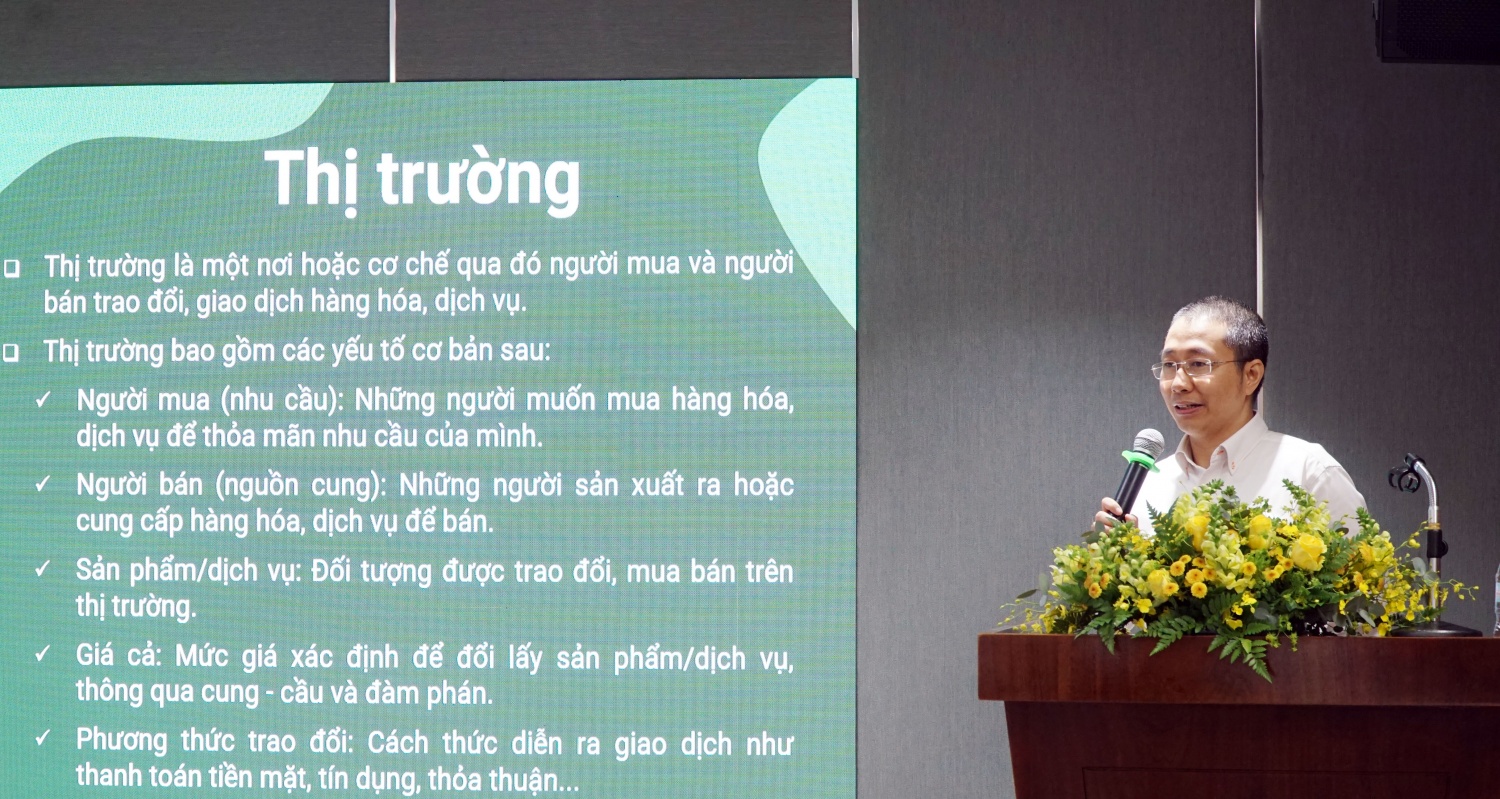 Đại diện các Ban PVEP trình bày tham luận tại Hội thảo Đại diện các Ban PVEP trình bày tham luận tại Hội thảo