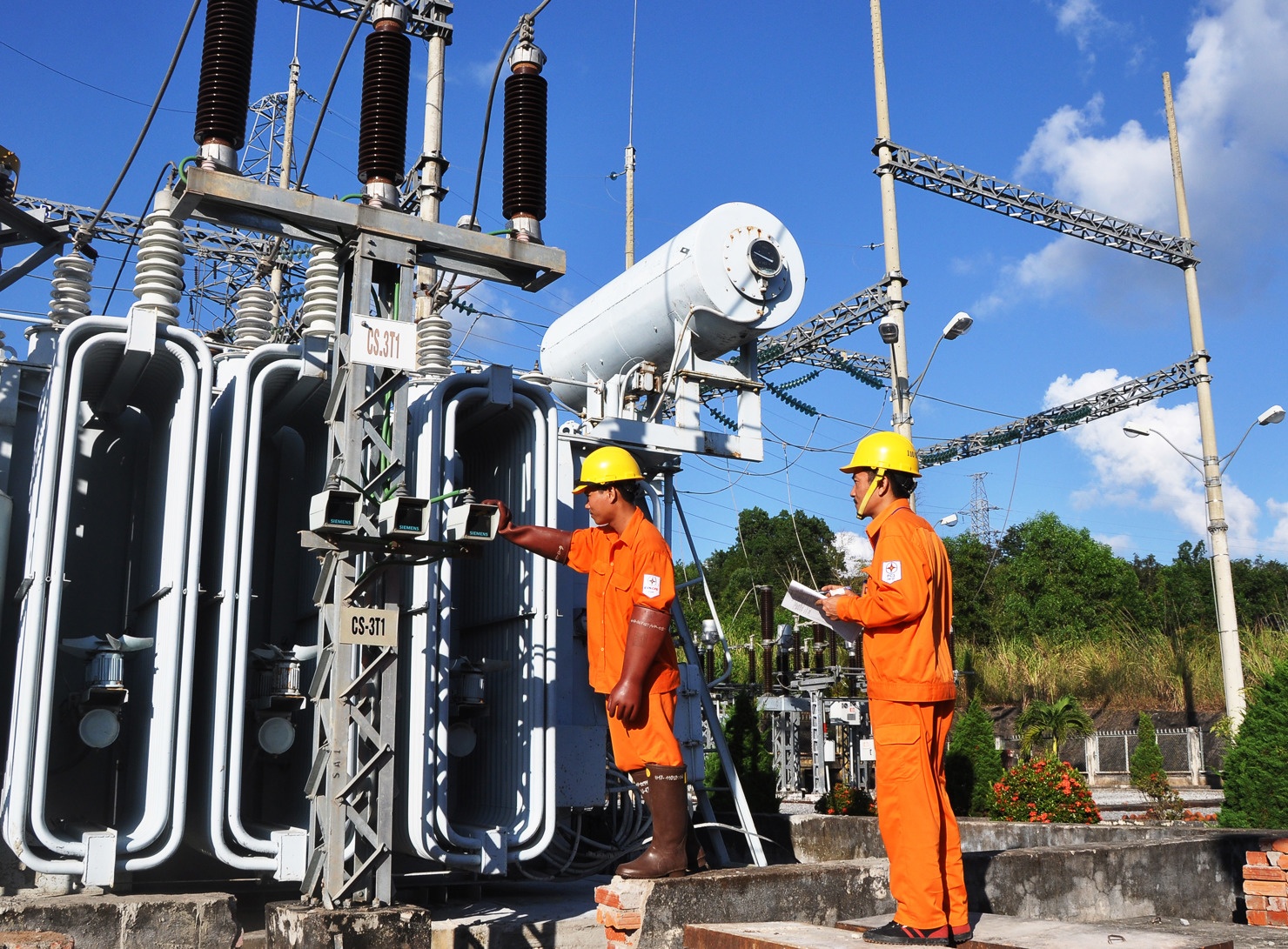 Nhu cầu điện dự kiến tăng kỷ lục, Thủ tướng “đốc thúc” ban hành cơ chế mua bán điện TP HCM đề xuất mở rộng đối tượng mua bán điện trực tiếp