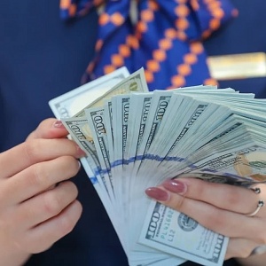 Tin tức kinh tế ngày 15/4: Tỷ giá USD ngân hàng tăng kịch trần