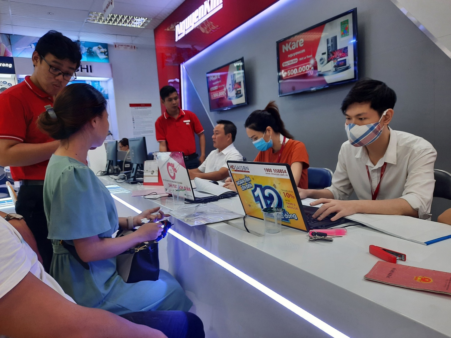 Tin tức kinh tế ngày 16/4: Báo động nợ xấu tại các công ty tài chính