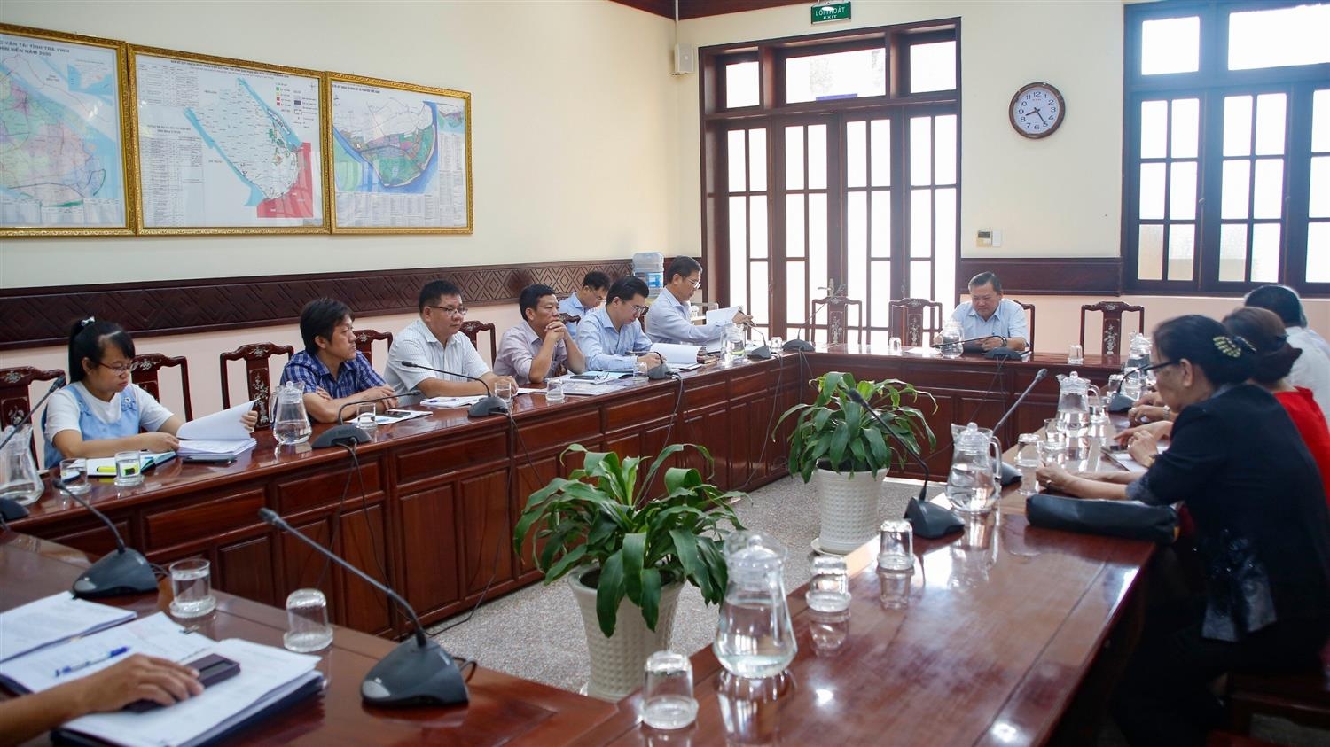 Phó Chủ tịch UBND tỉnh Nguyễn Trung Hoàng có buổi làm việc với Công ty cổ phần điện rác INTEC Trà Vinh để nghe đề xuất đầu tư xây dựng nhà máy điện rác tại Trà Vinh. Phó Chủ tịch UBND tỉnh Nguyễn Trung Hoàng có buổi làm việc với Công ty cổ phần điện rác INTEC Trà Vinh để nghe đề xuất đầu tư xây dựng nhà máy điện rác tại Trà Vinh.