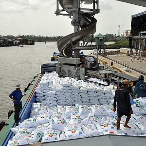 Tin tức kinh tế ngày 23/4: Xuất khẩu phân bón tăng mạnh