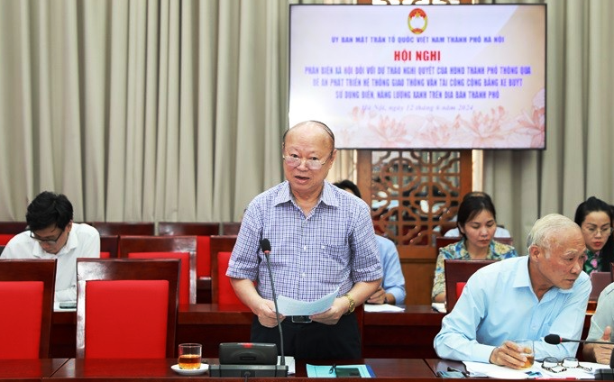 Hà Nội bàn giải pháp chuyển đổi 100% xe buýt sử dụng điện, năng lượng xanh
