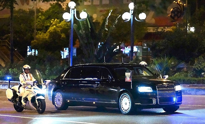 Tổng thống Nga Vladimir Putin đến Hà Nội, bắt đầu thăm cấp Nhà nước tới Việt Nam