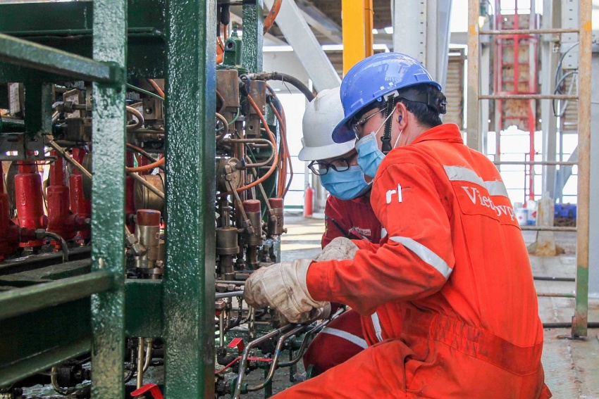Thành tích đáng tự hào của Vietsovpetro Tập thể lao động quốc tế Vietsovpetro đón nhận nhiều danh hiệu cao quý