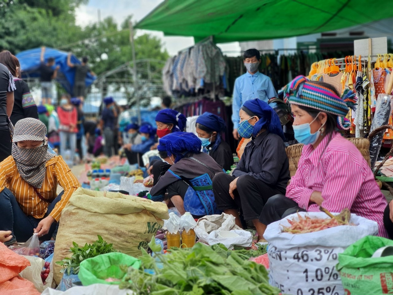 Đến chợ phiên Y Tý khám phá sắc màu vùng cao