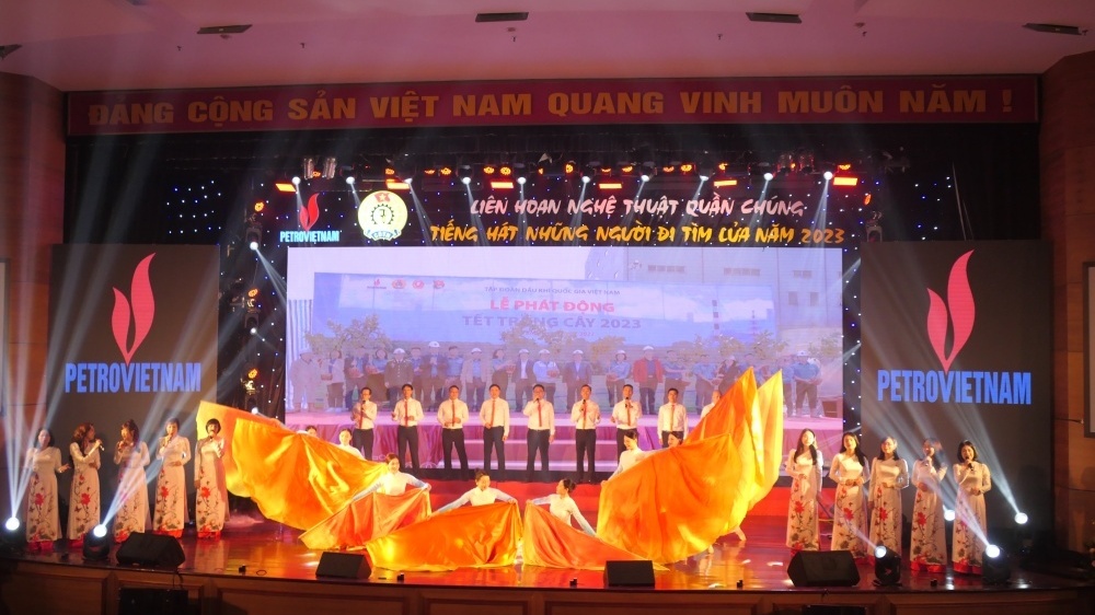 [PetrotimesTV] CĐ DKVN đóng vai trò quan trọng trong đoàn kết, động viên tinh thần của người lao động Dầu khí