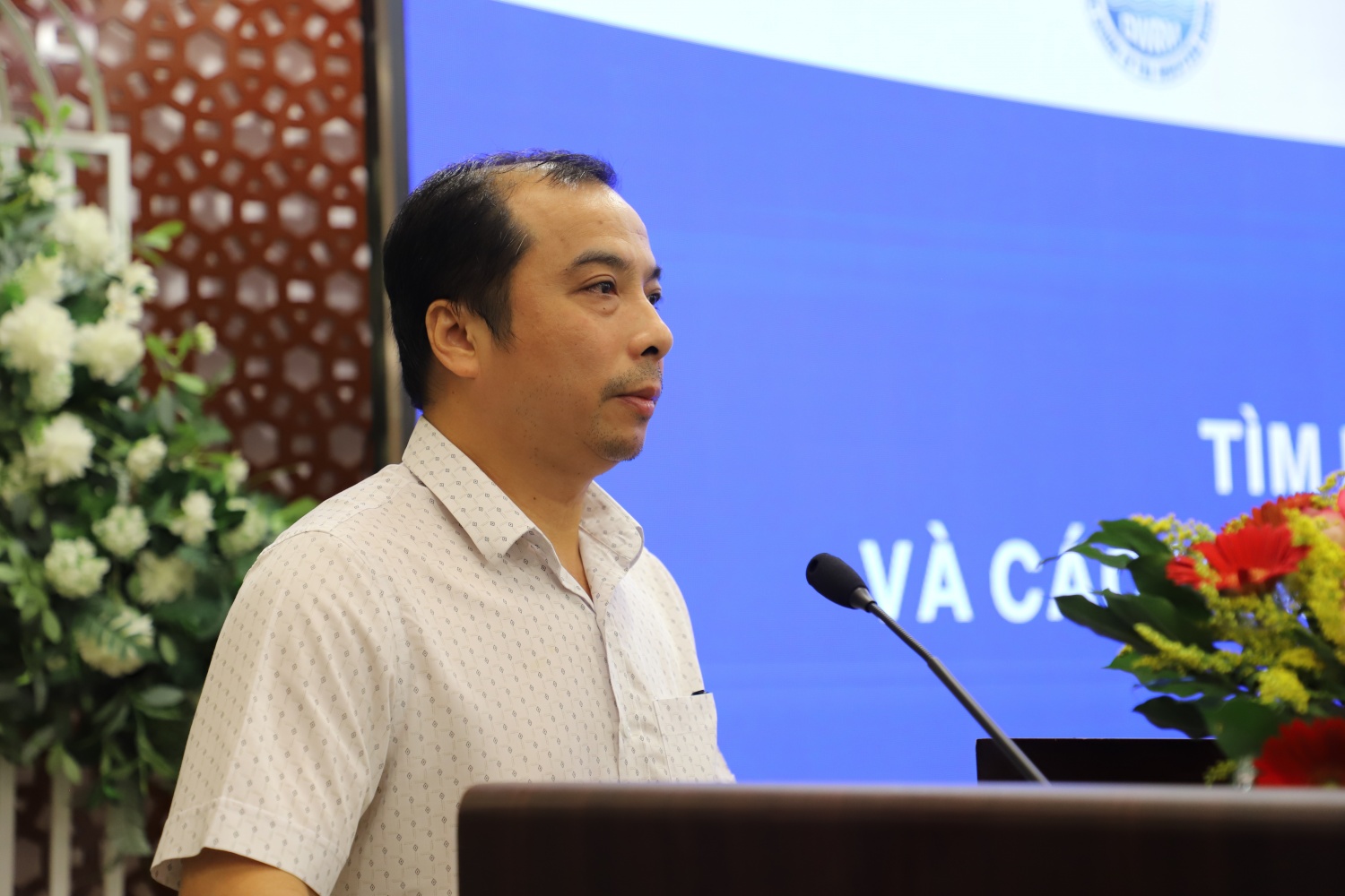 Ông Ngô Sơn Hải - Phó Tổng Giám đốc EVN phát biểu tại hội nghị. 