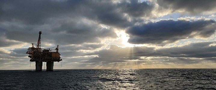 Các nhà môi trường kiện Anh vì giấy phép khai thác dầu khí