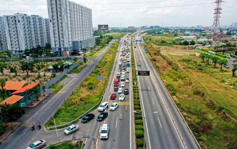 Sớm quyết định phương án đầu tư mở rộng đoạn cao tốc TP HCM - Long Thành