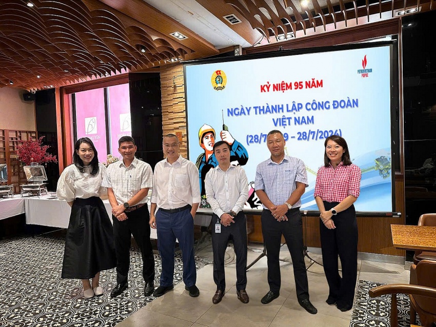 Người lao động PQPOC chào mừng các ngày lễ lớn với nhiều hoạt động ý nghĩa Người lao động PQPOC chào mừng các ngày lễ lớn với nhiều hoạt động ý nghĩa