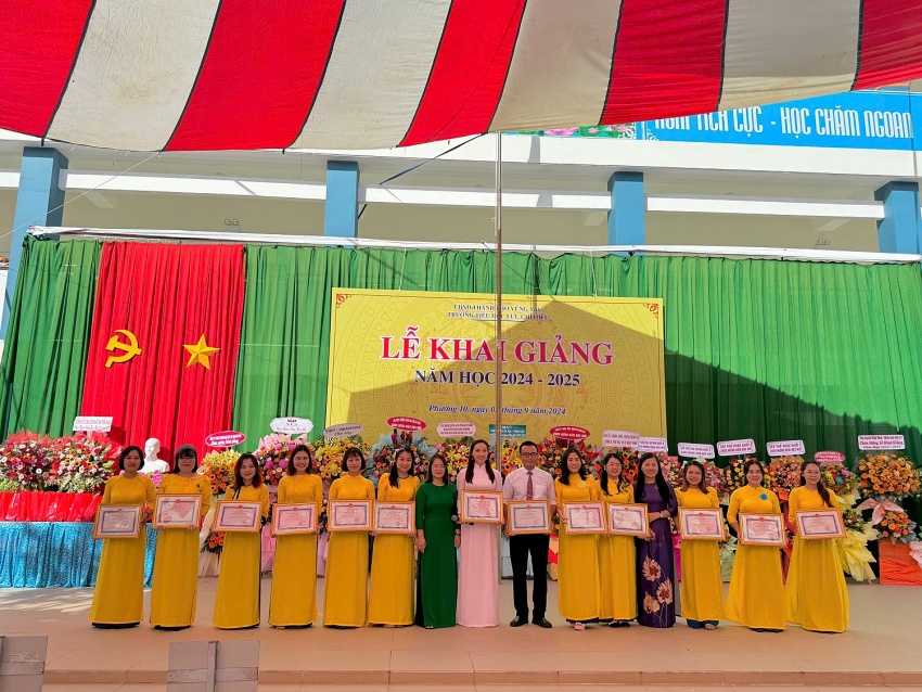 Trường Tiểu học Lưu Chí Hiếu tưng bừng Lễ khai giảng năm học mới 2024-2025 Trường Tiểu học Lưu Chí Hiếu rộn ràng khai giảng năm học mới 2024-2025