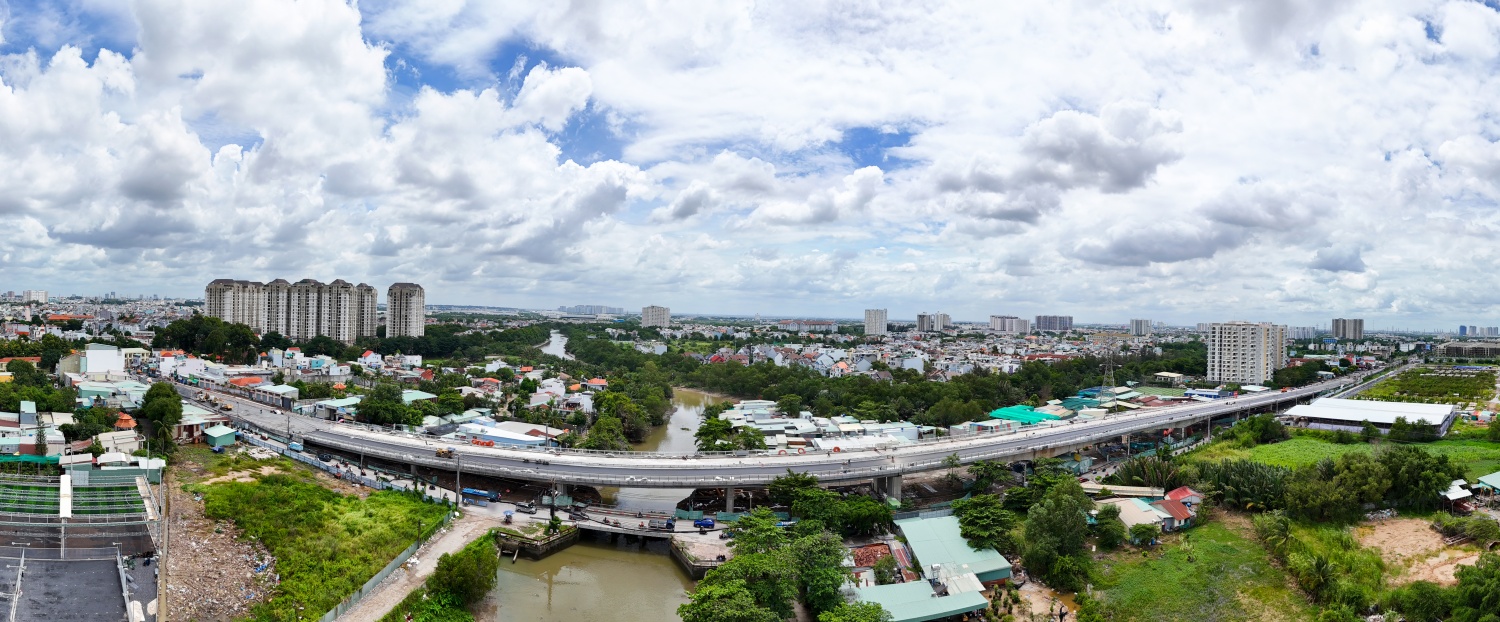 Hình ảnh cầu giải quyết kẹt xe khu Đông TP HCM trước ngày thông xe