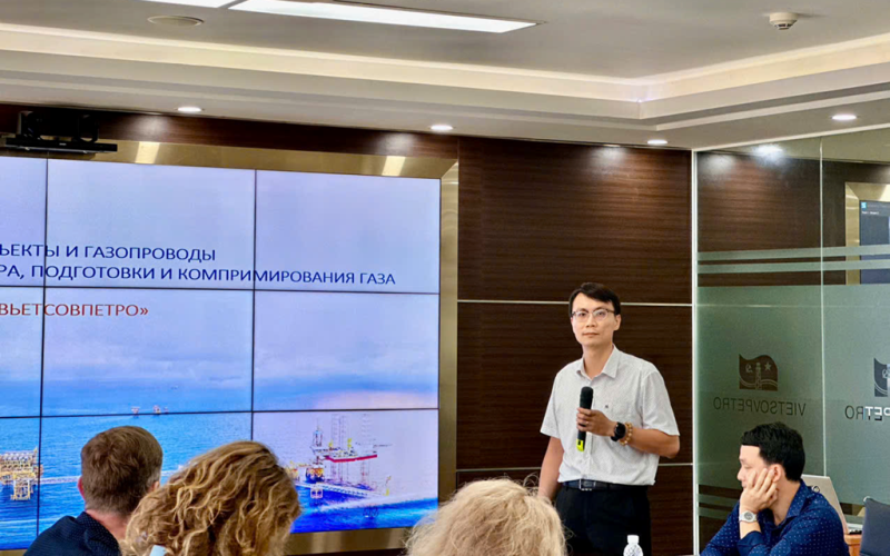Đoàn cán bộ, chuyên gia Gazprom thăm và trao đổi kinh nghiệm tại Vietsovpetro