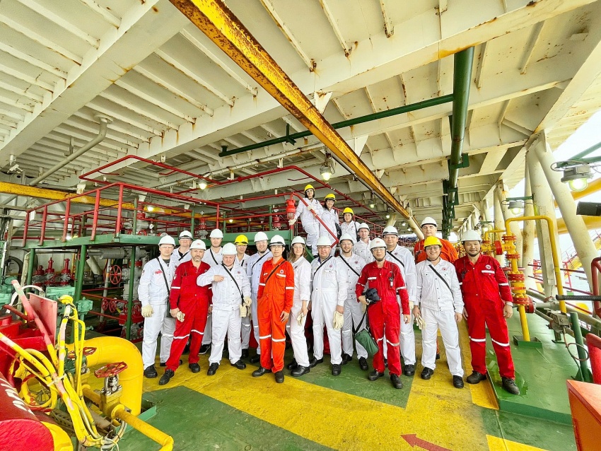 Đoàn cán bộ, chuyên gia Gazprom thăm và trao đổi kinh nghiệm tại Vietsovpetro