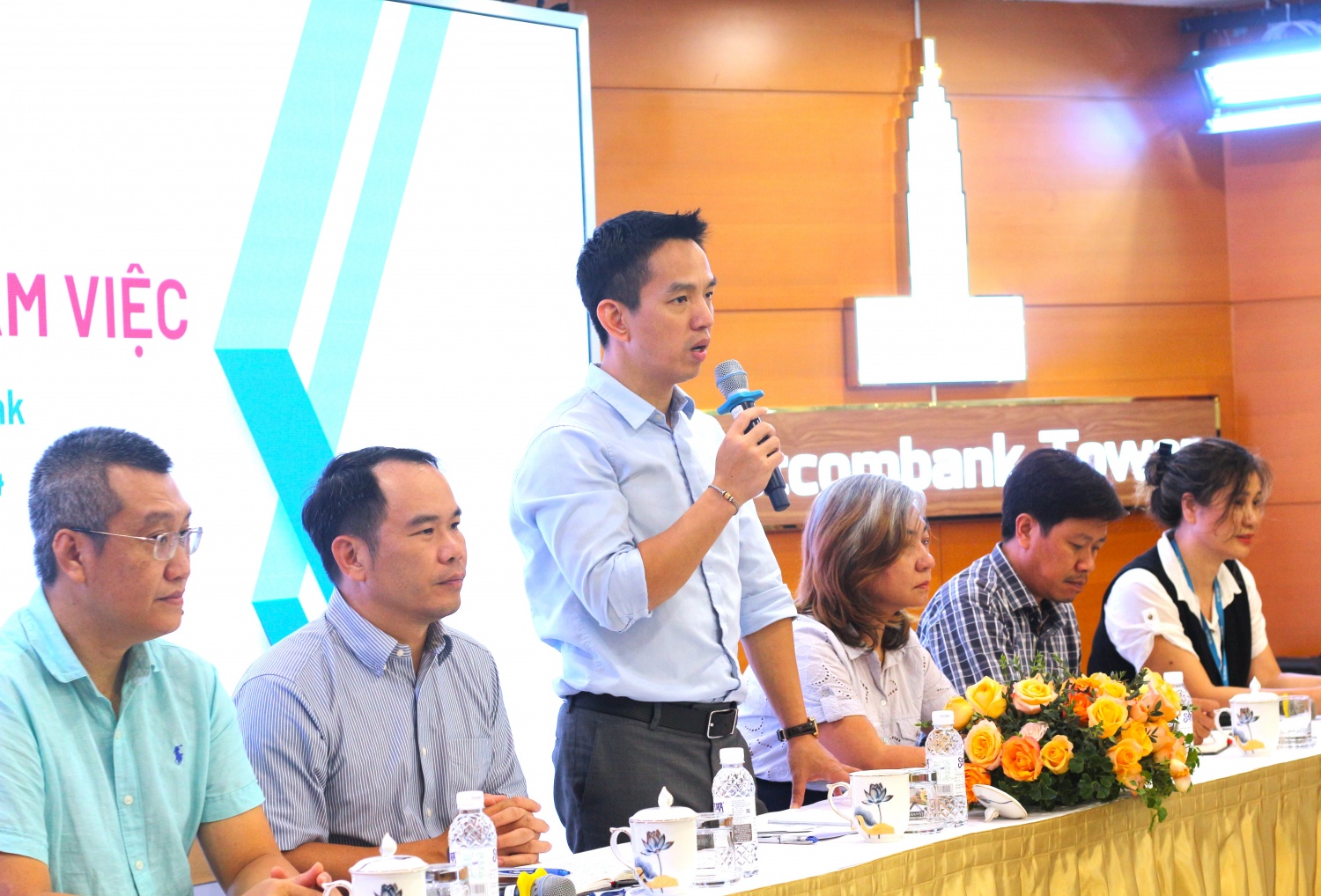 Đảng ủy, Ban Tổng Giám đốc PQPOC đối thoại với người lao động và đoàn viên, thanh niên Đảng ủy, Ban Tổng Giám đốc PQPOC đối thoại với người lao động và đoàn viên, thanh niên