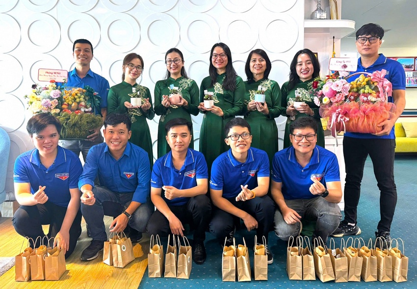 Tuổi trẻ PPS chào mừng ngày Phụ nữ Việt Nam 20/10 Tuổi trẻ PPS chào mừng ngày Phụ nữ Việt Nam 20/10