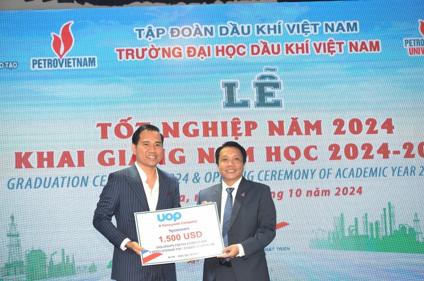 Doanh nghiệp đồng hành cùng sinh viên PVU Doanh nghiệp đồng hành cùng sinh viên PVU