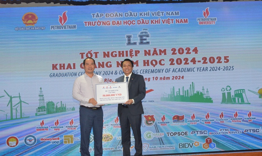 Doanh nghiệp đồng hành cùng sinh viên PVU Doanh nghiệp đồng hành cùng sinh viên PVU