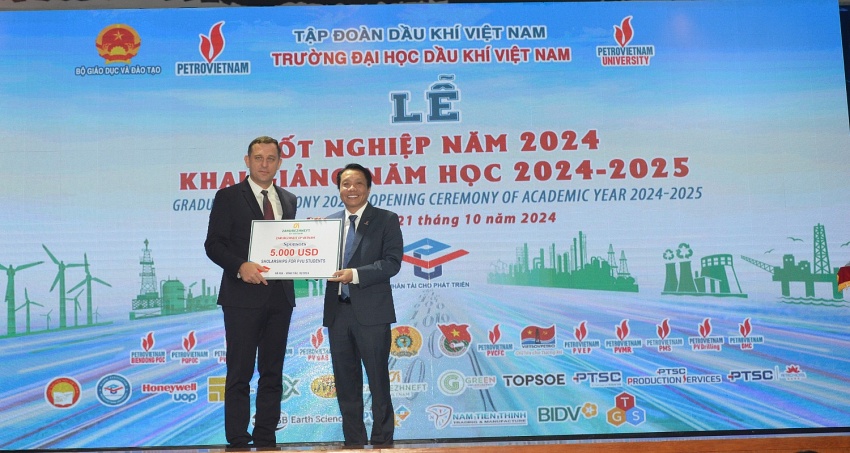 Doanh nghiệp đồng hành cùng sinh viên PVU Doanh nghiệp đồng hành cùng sinh viên PVU
