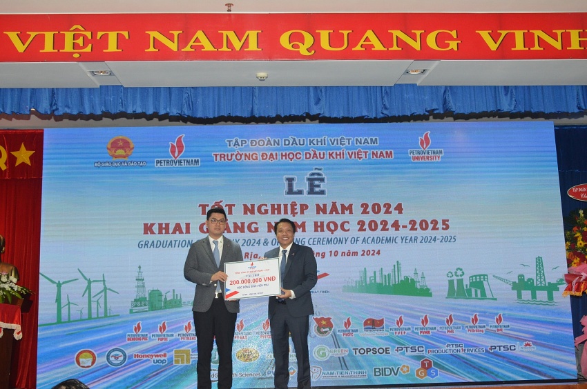 Doanh nghiệp đồng hành cùng sinh viên PVU Doanh nghiệp đồng hành cùng sinh viên PVU