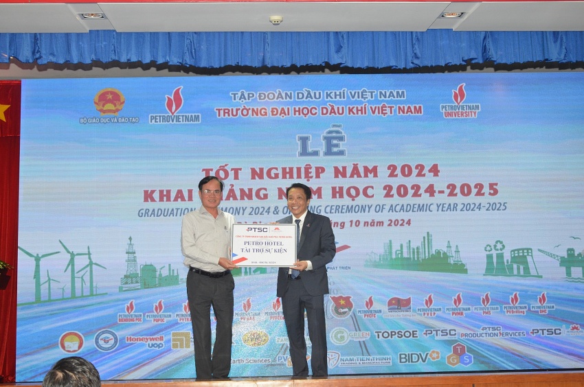 Doanh nghiệp đồng hành cùng sinh viên PVU Doanh nghiệp đồng hành cùng sinh viên PVU
