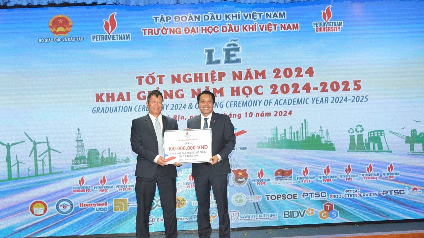 Doanh nghiệp đồng hành cùng sinh viên PVU Doanh nghiệp đồng hành cùng sinh viên PVU