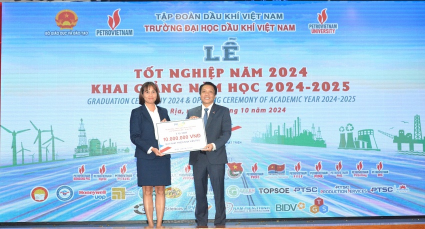 Doanh nghiệp đồng hành cùng sinh viên PVU Doanh nghiệp đồng hành cùng sinh viên PVU