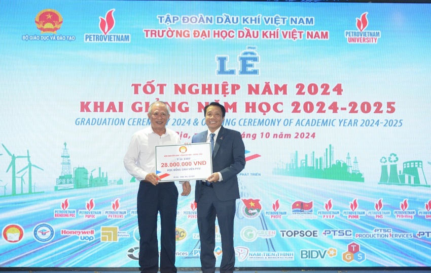 Doanh nghiệp đồng hành cùng sinh viên PVU Doanh nghiệp đồng hành cùng sinh viên PVU