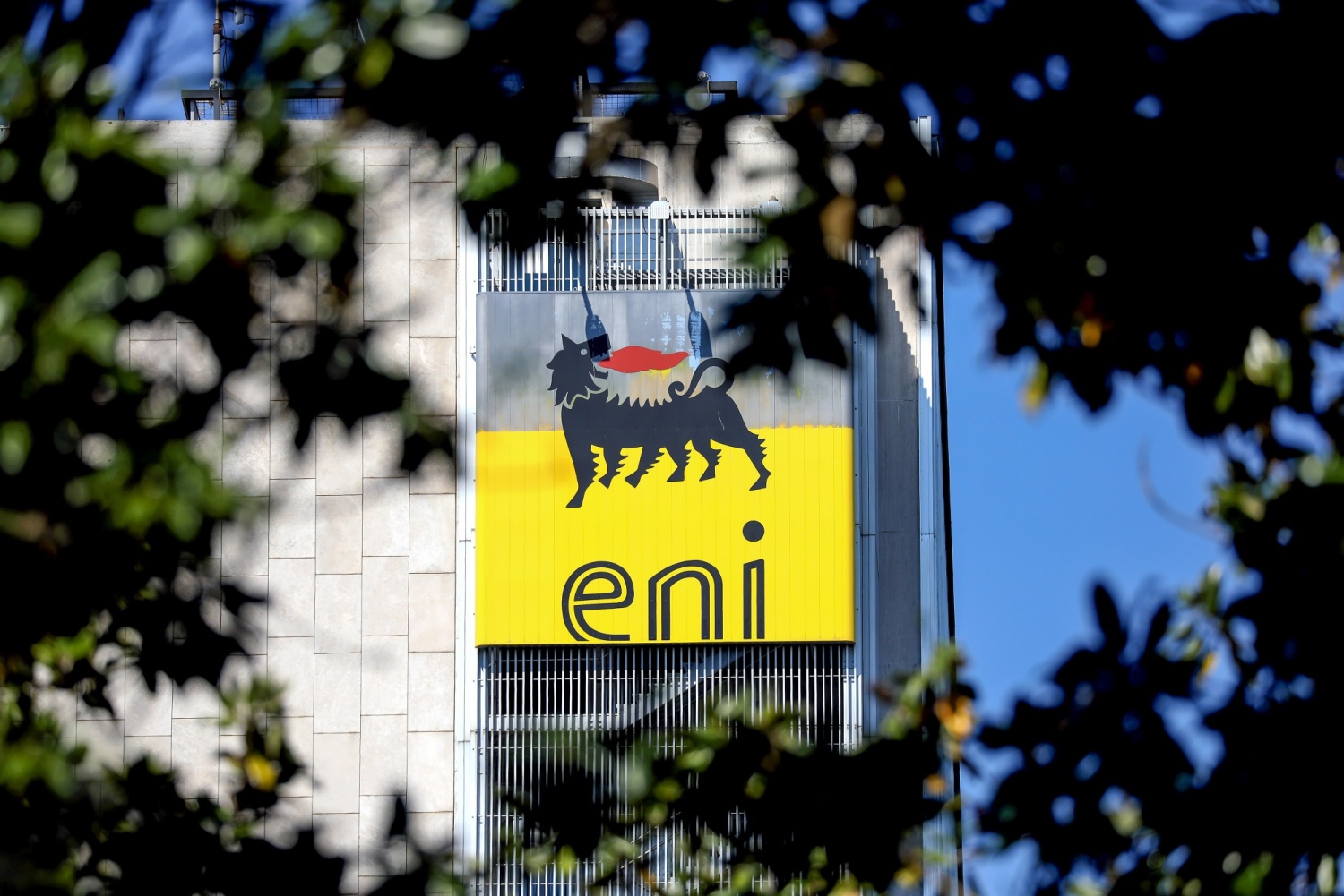 Eni tái cấu trúc và bổ sung vốn cho các đơn vị sản xuất nhiên liệu sinh học và hóa chất