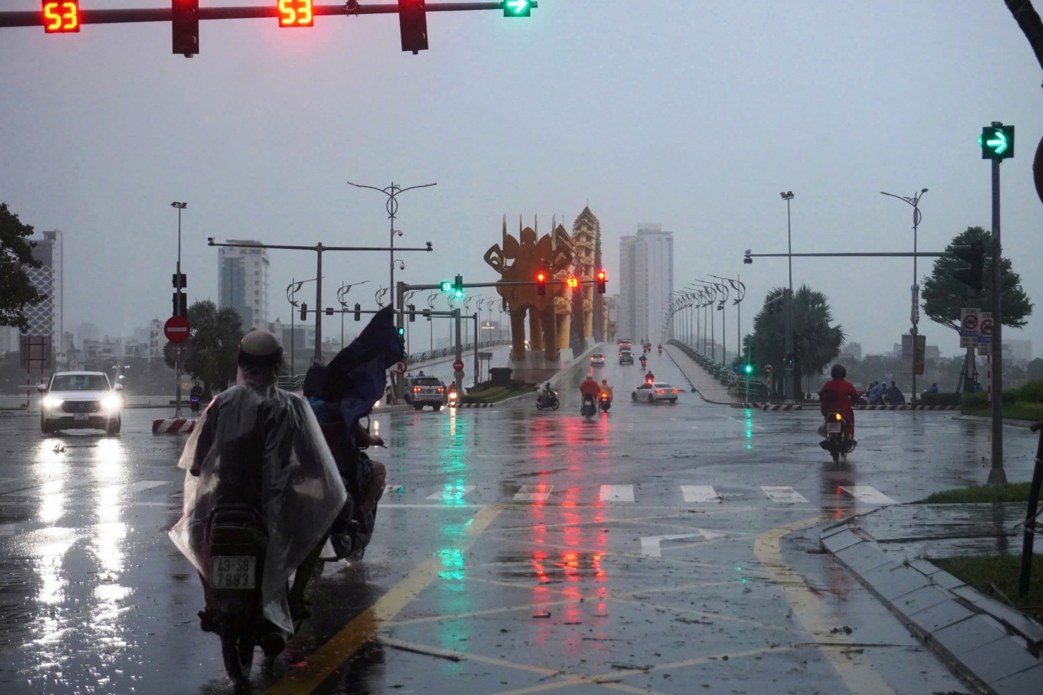 Miền Trung bắt đầu mưa lớn từ trưa nay