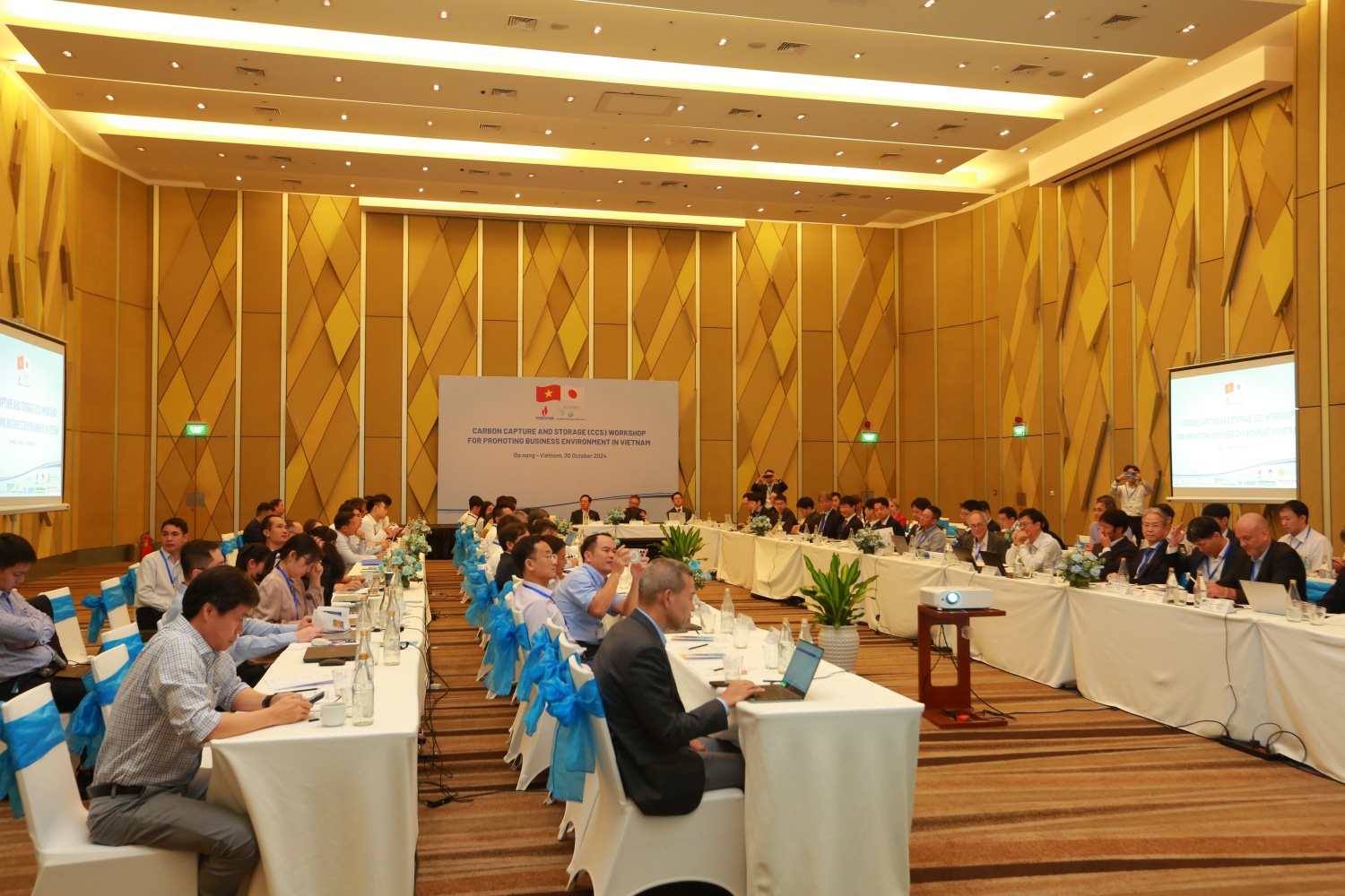 Toàn cảnh hội thảo thu hồi và lưu trữ carbon do Petrovietnam và JOEMG phối hợp thực hiện Toàn cảnh hội thảo thu hồi và lưu trữ carbon do Petrovietnam và JOEMG phối hợp thực hiện
