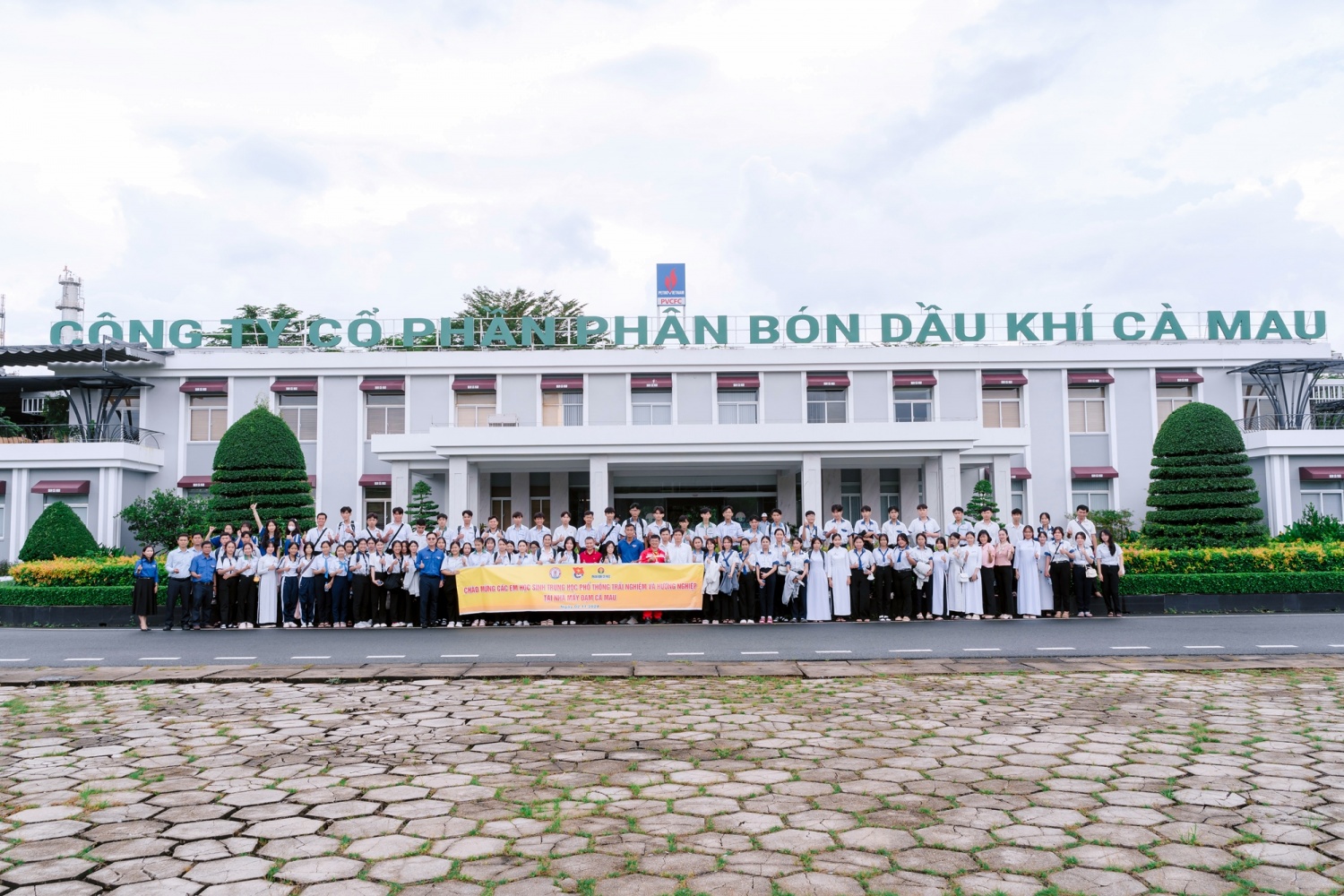 Phân bón Cà Mau trao 200 suất học bổng tới học sinh tỉnh Cà Mau 7